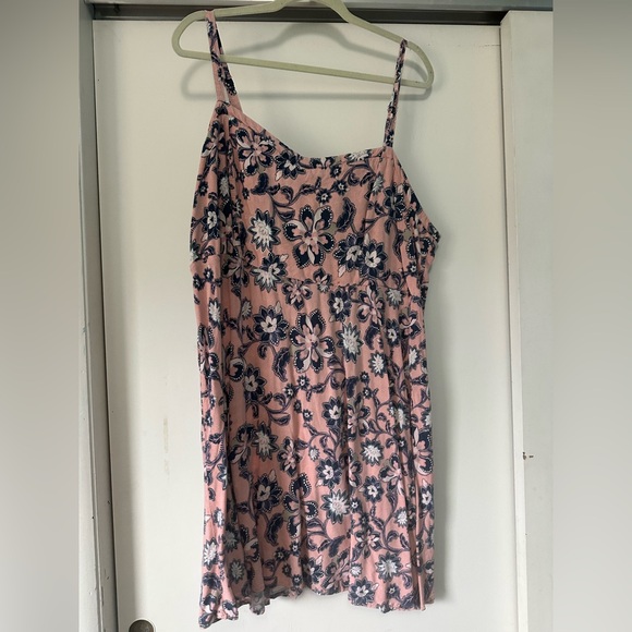 torrid Dresses & Skirts - torrid Pink and Navy Paisley Tank Top